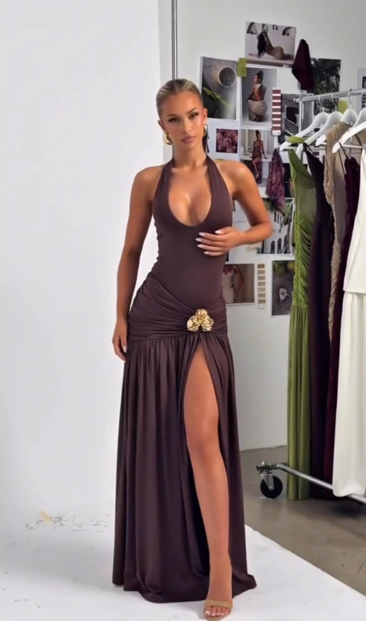 Vestido Elira – Elegancia sensual con abertura