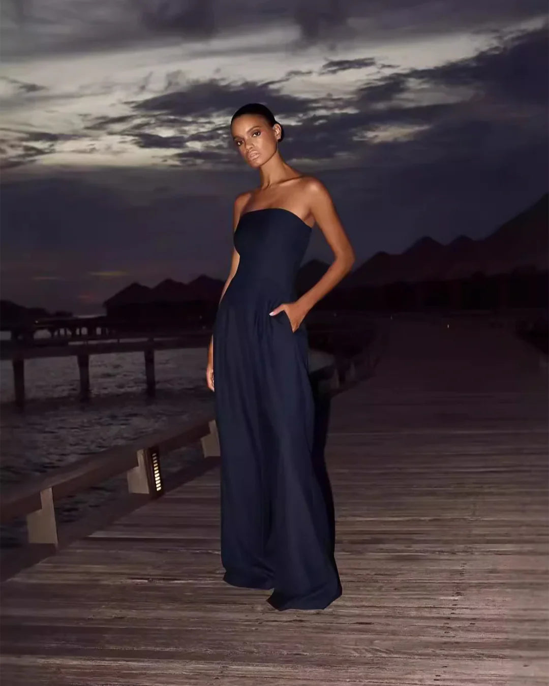 Mono Carolina Elegancia Nocturna