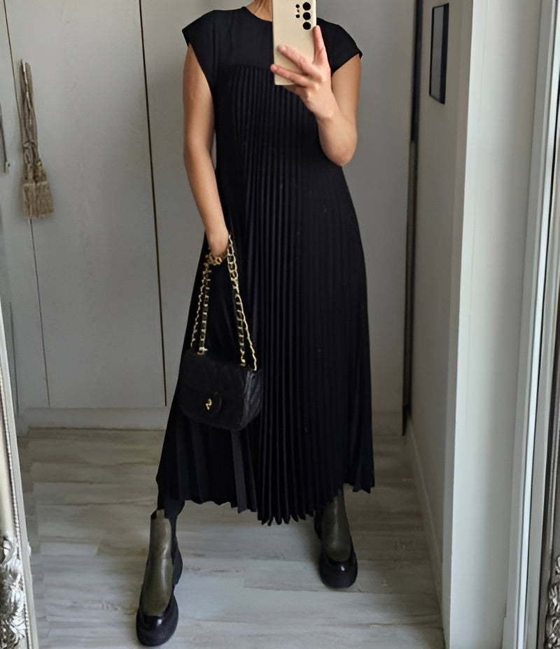 Vestido Elegancia Plisada
