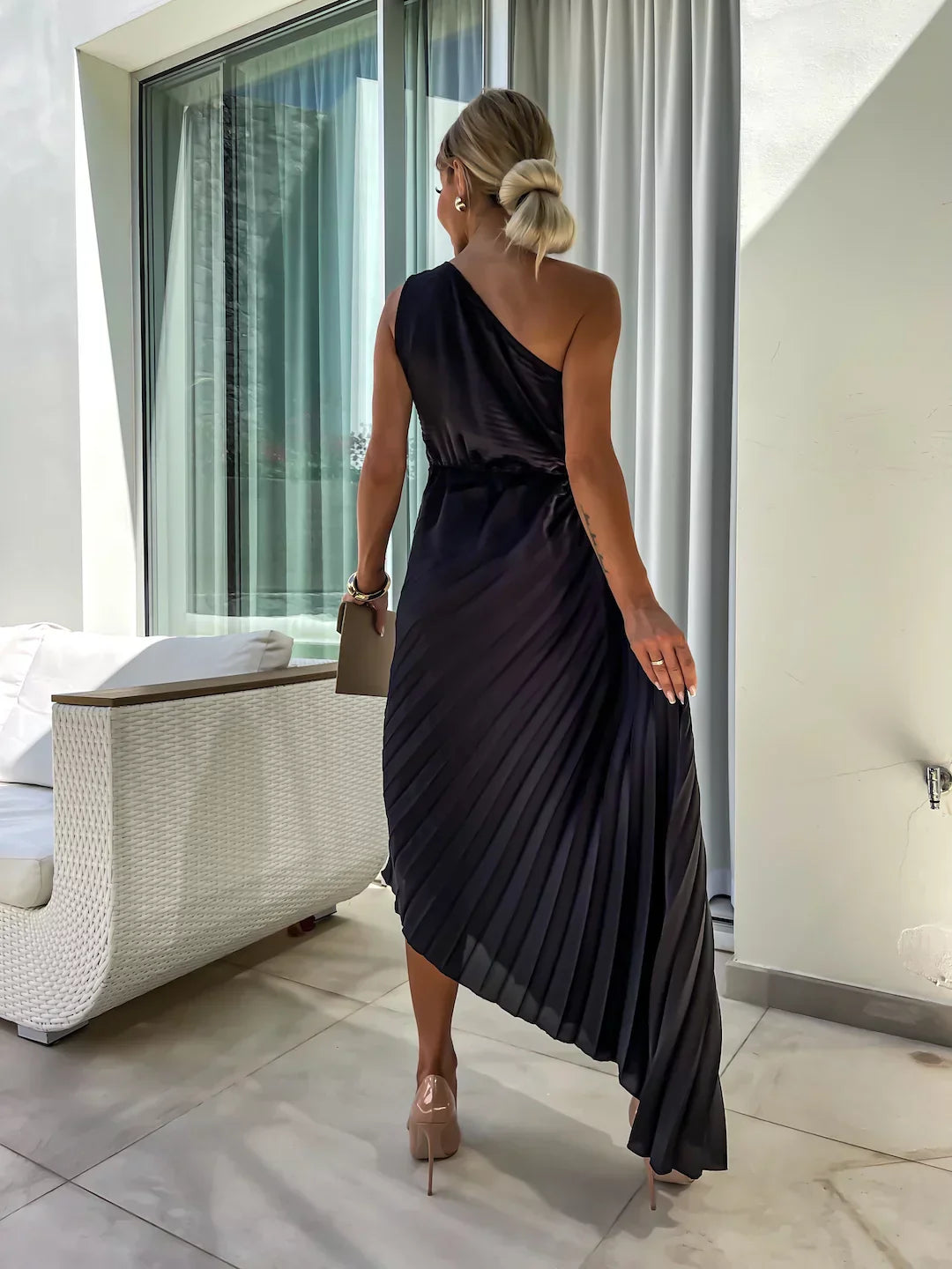 Vestido Esmeralda Real – Elegancia Asimétrica y Brillo Sofisticado