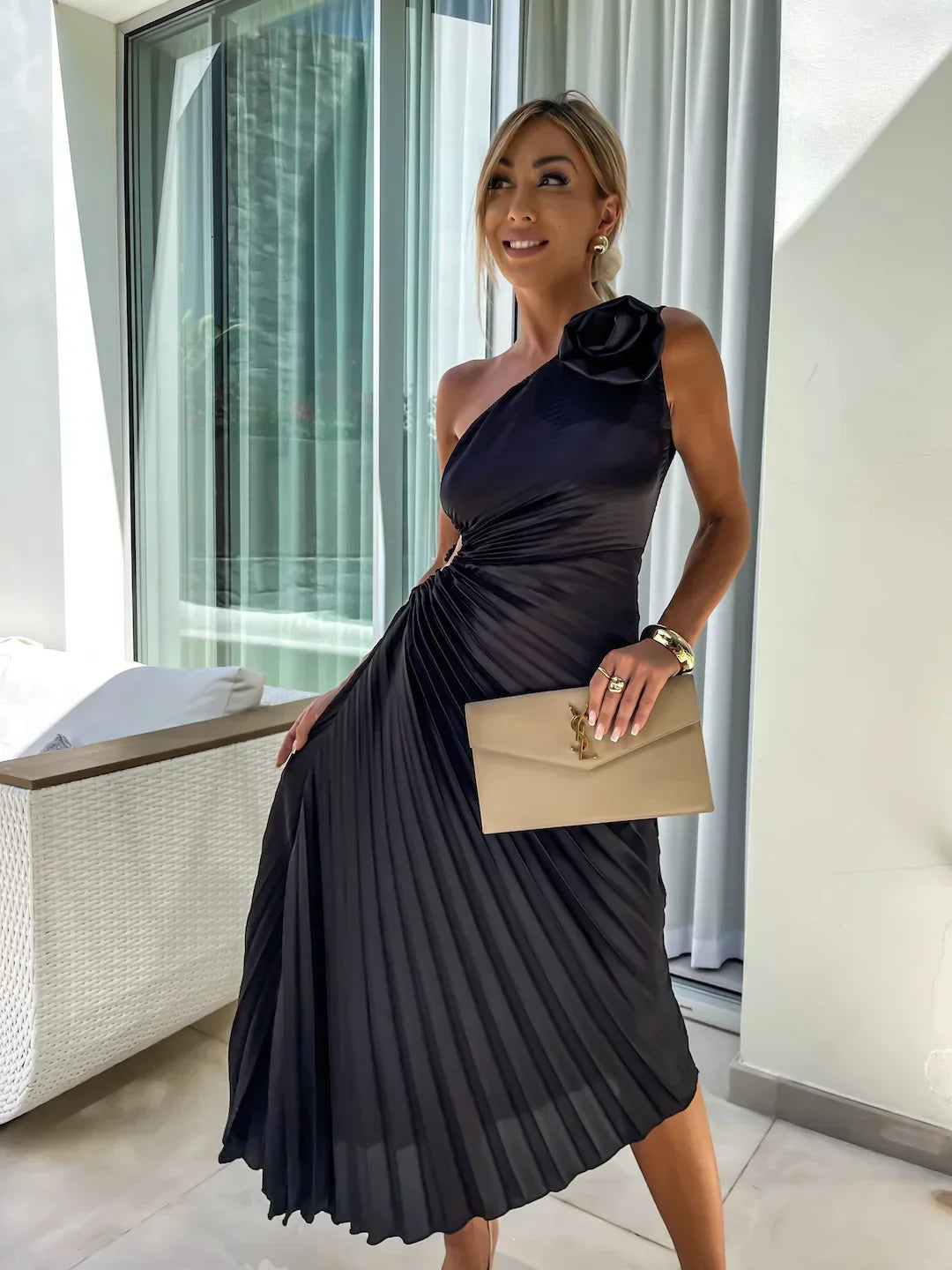 Vestido Esmeralda Real – Elegancia Asimétrica y Brillo Sofisticado