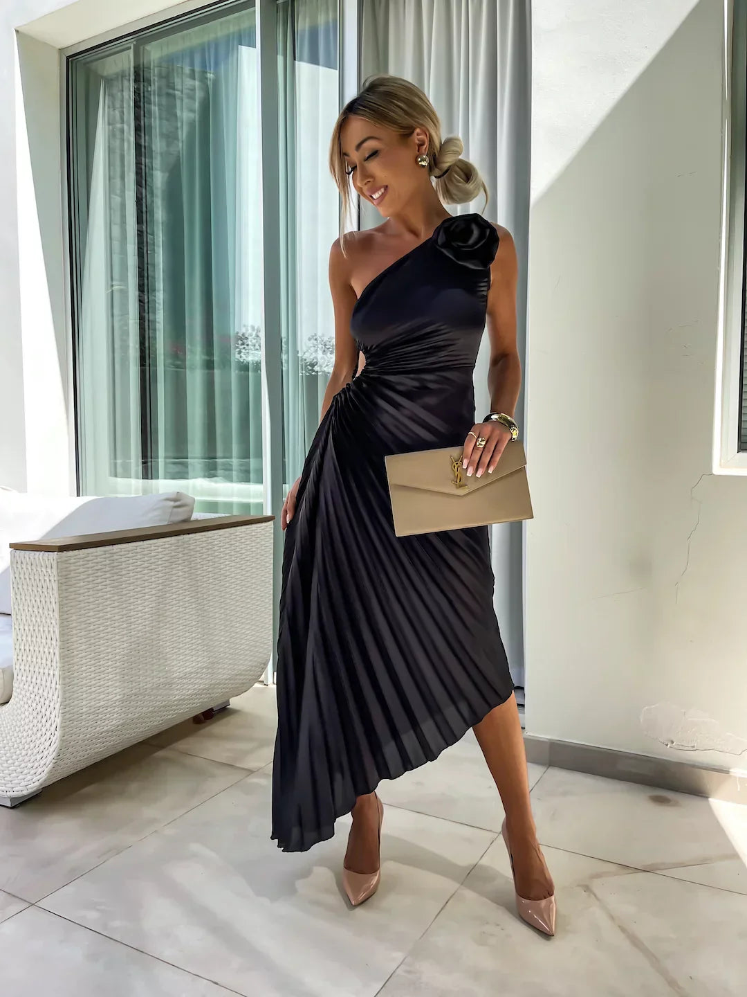 Vestido Esmeralda Real – Elegancia Asimétrica y Brillo Sofisticado
